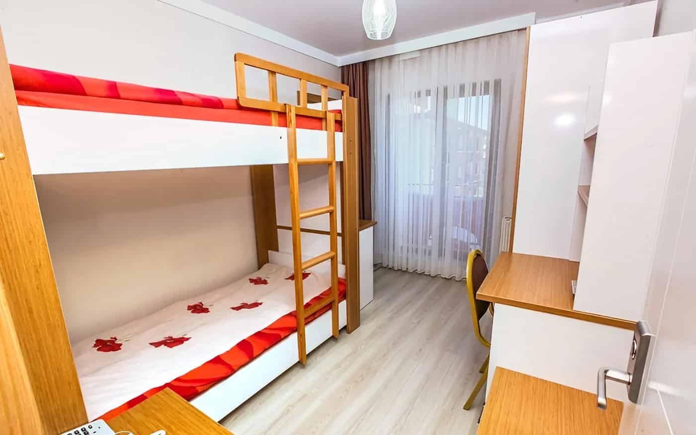 Özel Aydınlıkevler Kız Öğrenci Yurdu Arama Sokak Şubesi görsel 1