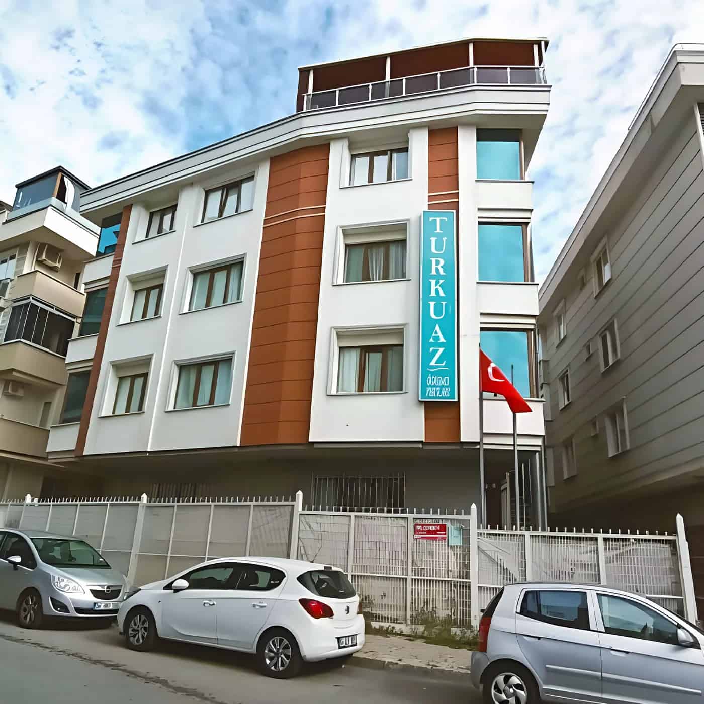 Turkuaz Maltepe Kız Yurdu görsel 1