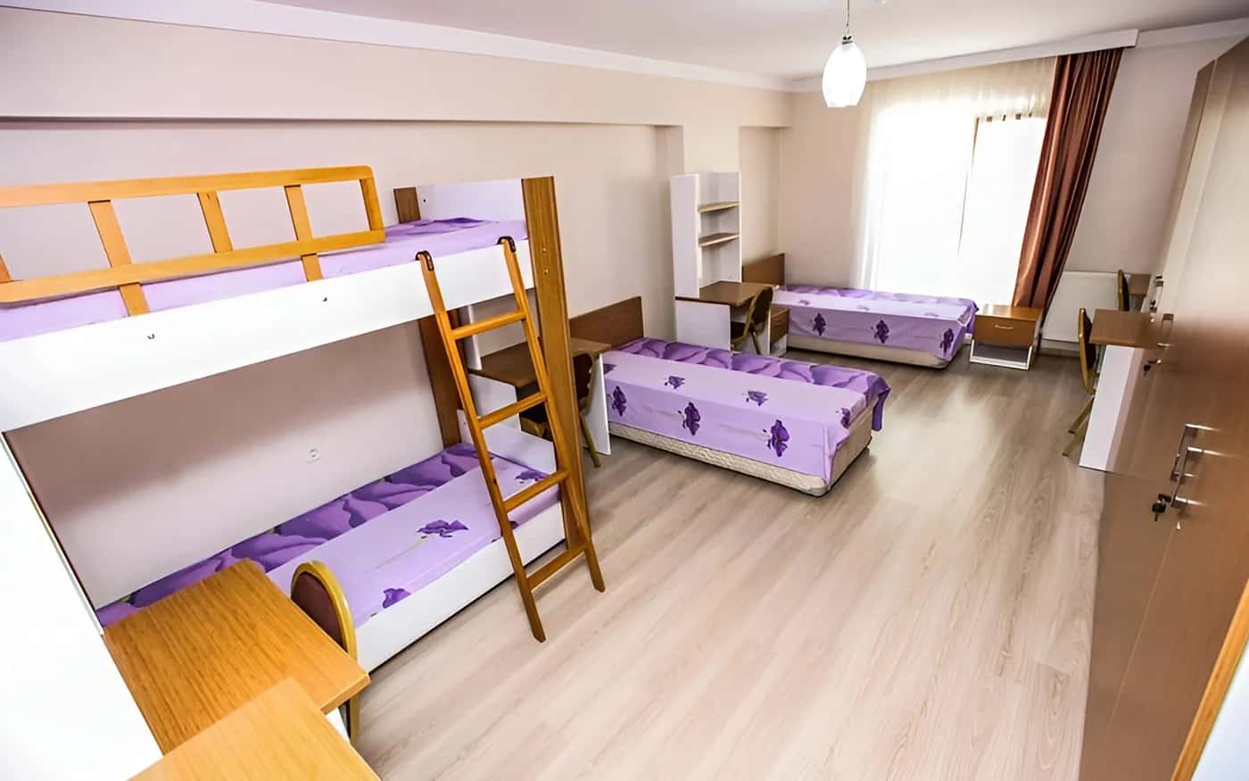 Özel Aydınlıkevler Kız Öğrenci Yurdu Arama Sokak Şubesi görsel 8