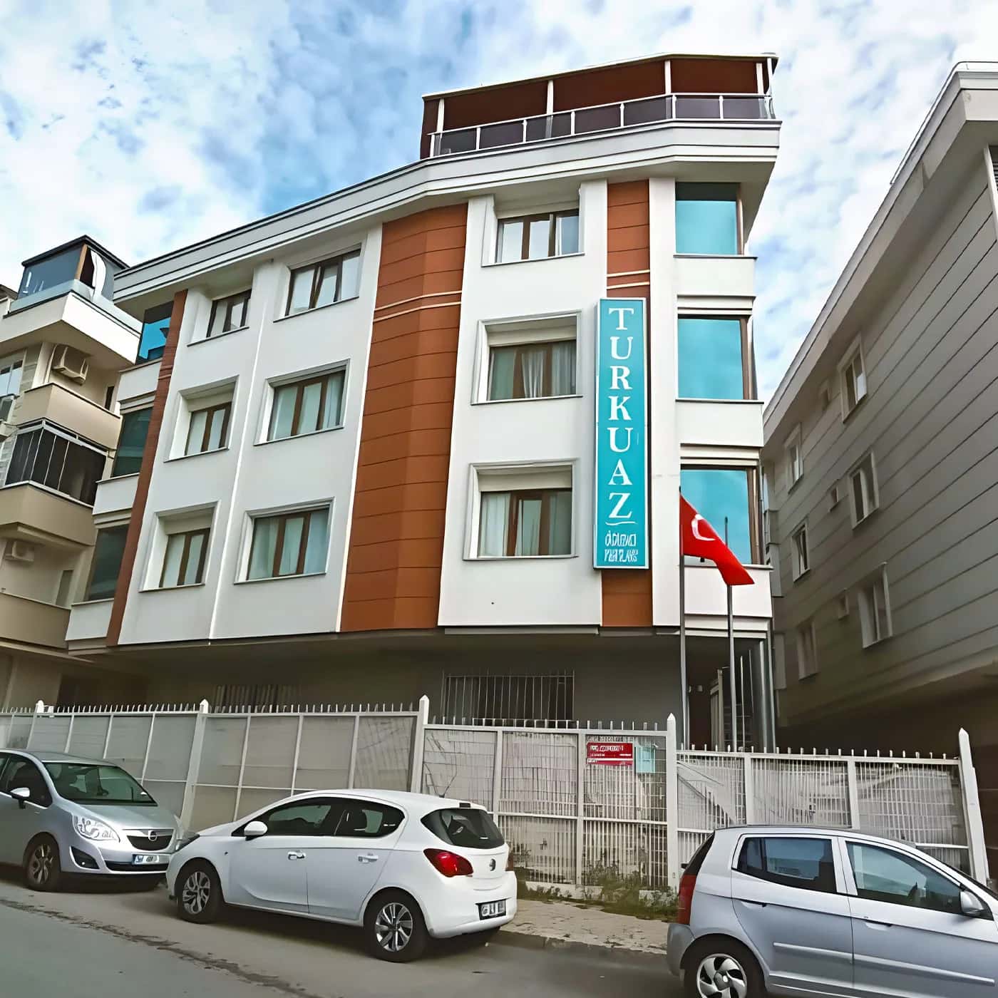Turkuaz Maltepe Kız Yurdu görsel 1