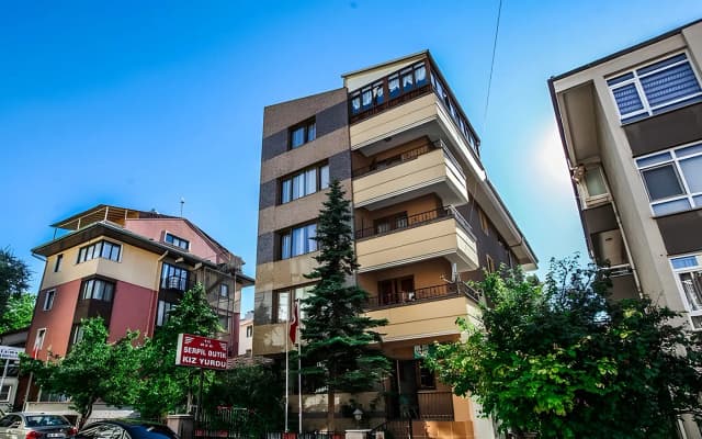 Özel Aydınlıkevler Kız Öğrenci Yurdu Bahçeli-Emek Serpil Şubesi logosu