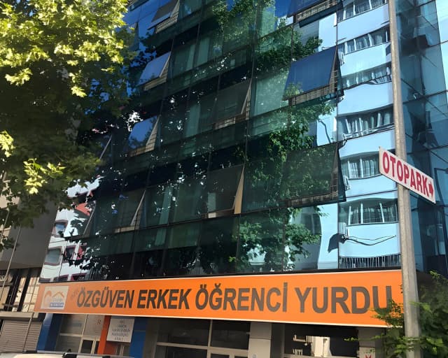 Özel Özgüven Erkek Öğrenci Yurdu logosu