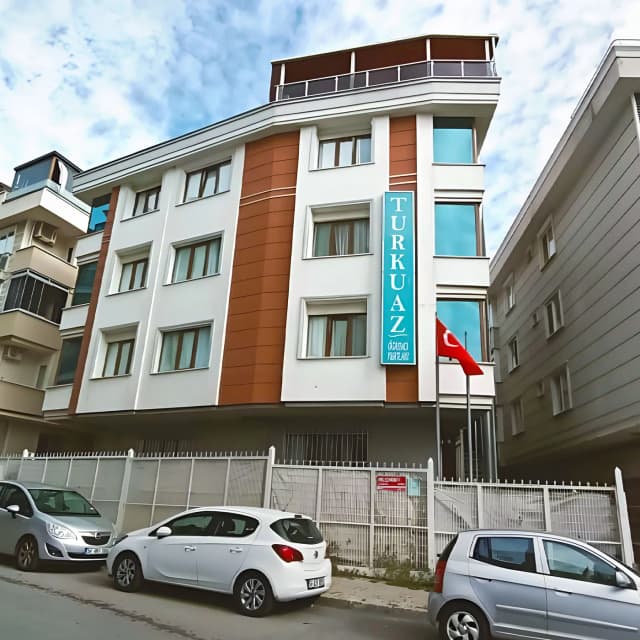 Turkuaz Maltepe Kız Yurdu logosu