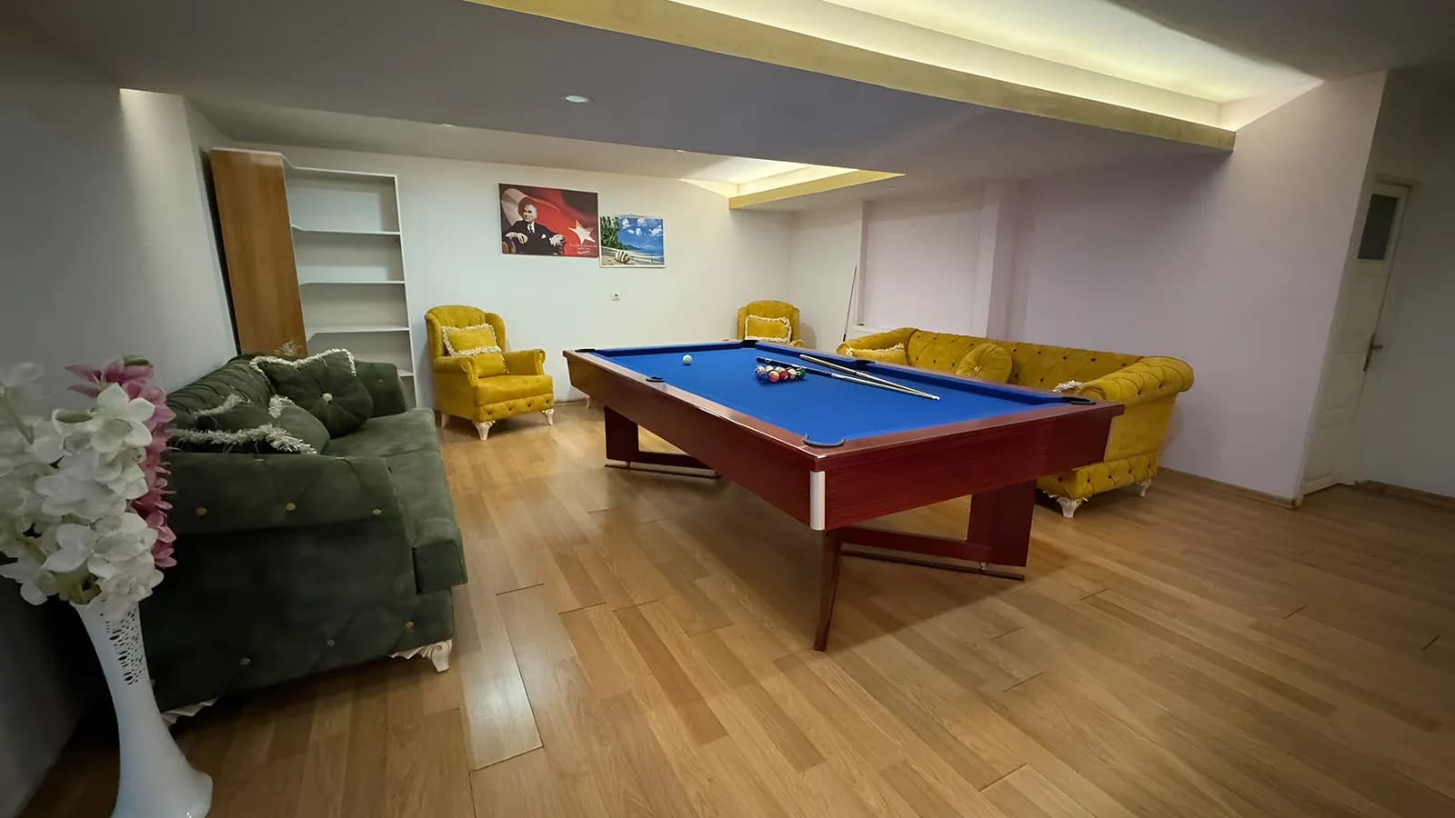 Lobi & Dinlenme Salonu