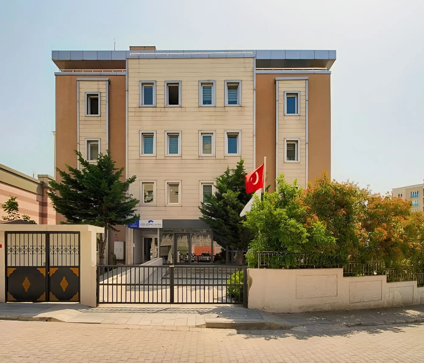 Zeynep Hatun Kız Öğrenci Yurdu